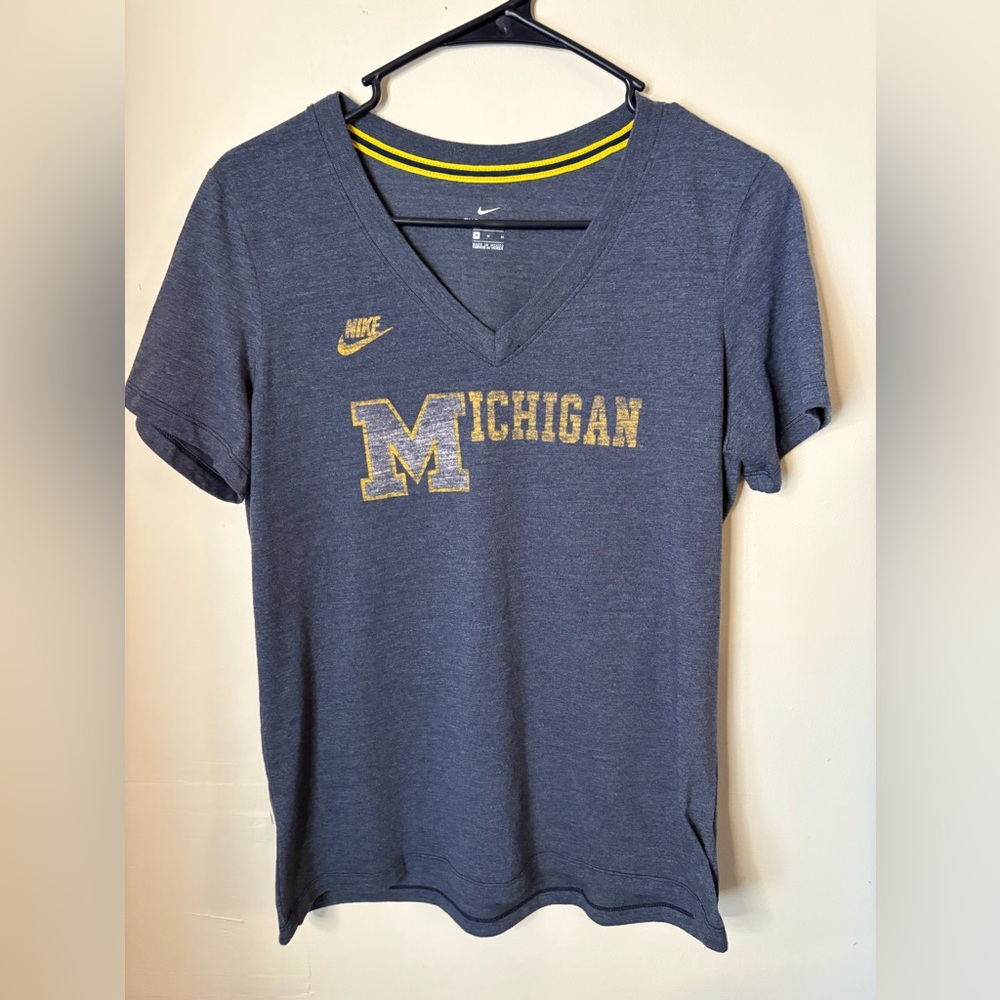 Women's Navy Blue Michigan Short Sleeve Nike T-Shirt Size M